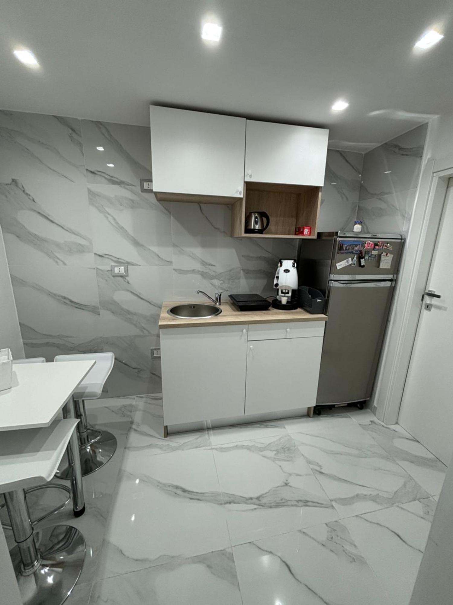 Caruso House Apartment เนเปิลส์ ภายนอก รูปภาพ