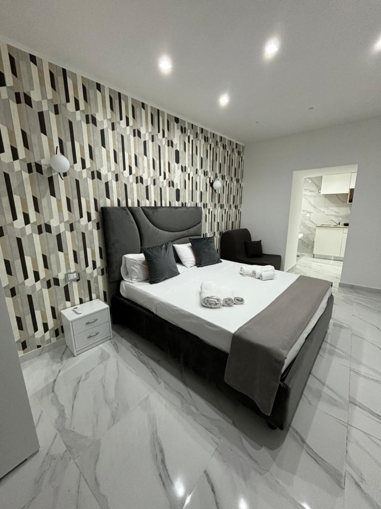 Caruso House Apartment เนเปิลส์ ภายนอก รูปภาพ